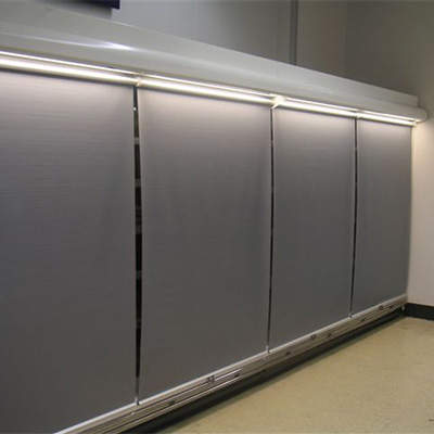 Night blinds for chiller cabinets